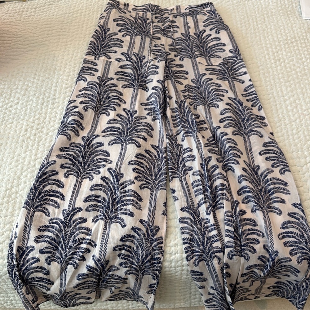 Tori Richards cotton lightweight pant. Palm Reader Evelyn pant